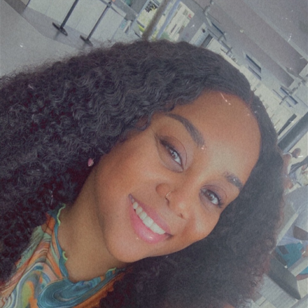 Meet your Posher, Danelle